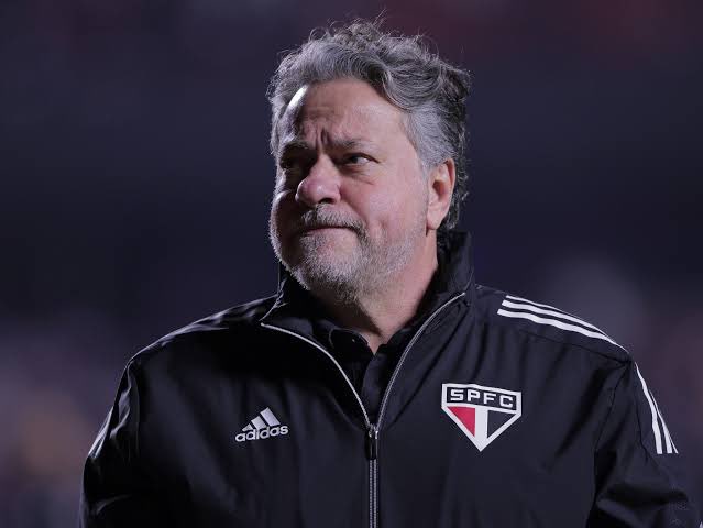 Presidente do São Paulo quer continuidade do Brasileirão e propõe ajuda da CBF a clubes gaúchos 1 Casares defende continuidade do Brasileirao