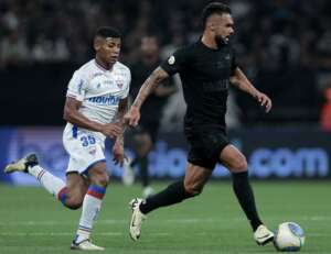 Garro avalia como 'grande jogo' o empate do Corinthians