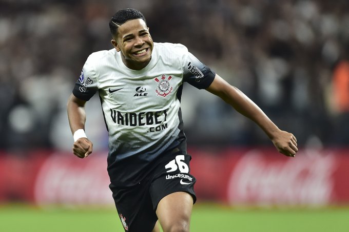 Corinthians vence Argentinos Juniors na Sul Americana 1