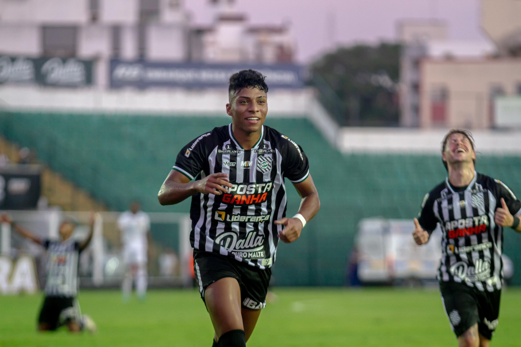 SÉRIE C: Athletic-MG se isola na liderança com 100%; Figueirense e Botafogo-PB seguem invictos