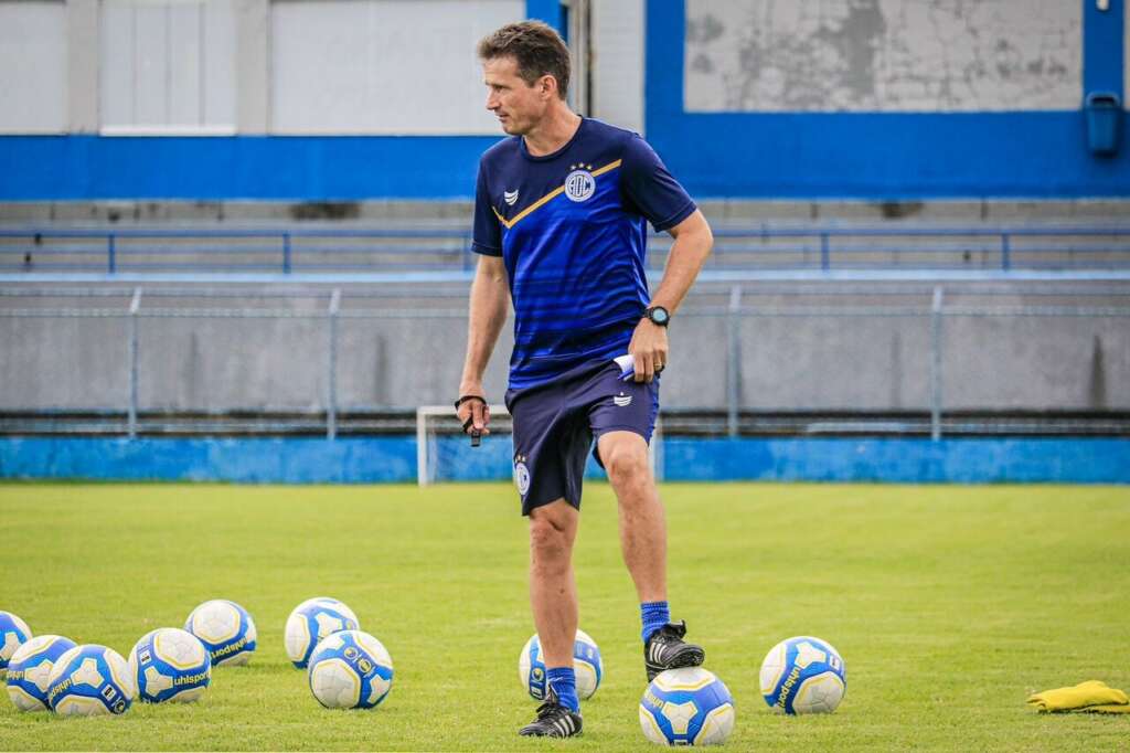 Série C: Técnico do Confiança projeta jogo duro contra a Ferroviária