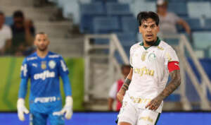 Gómez exalta força do Palmeiras e pede foco na Libertadores: 'No Uruguai é sempre difícil'