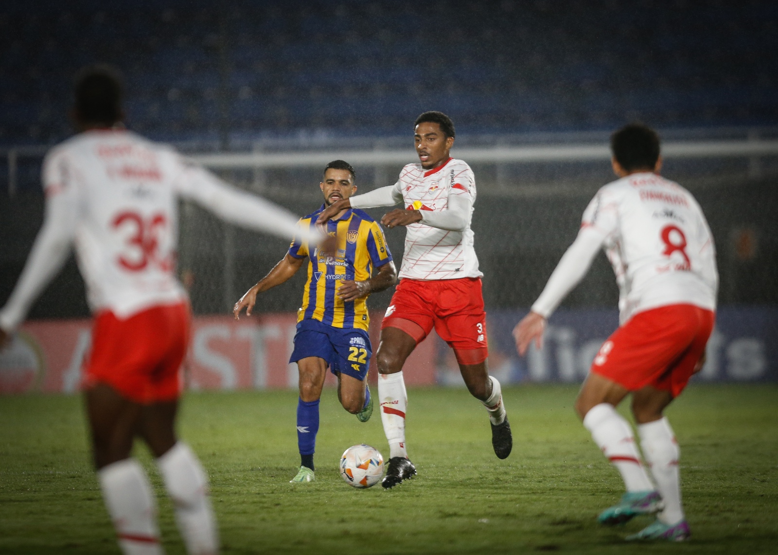 Bragantino vence Luqueño na Copa Sul-Americana