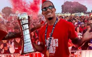 Cria do Flamengo, zagueiro conquista título e acesso em Portugal