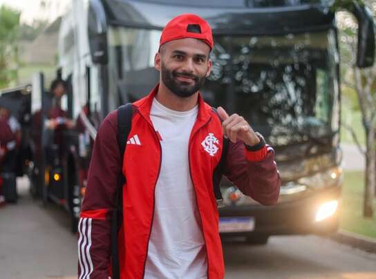 Internacional chega a Itu para iniciar treinamentos antes de jogos da Copa Sul-Americana