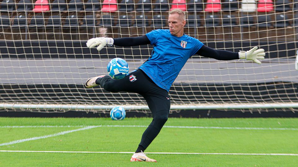 Goleiro pede ‘equilíbrio emocional’ para tirar Botafogo-SP da lanterna da Série B