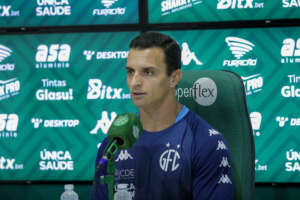 Júnior Rocha fala em 'buscar identidade do Guarani' por recuperação na Série B