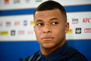 Francês: De saída, Mbappé desfalca o PSG diante do Nice por  dores na coxa