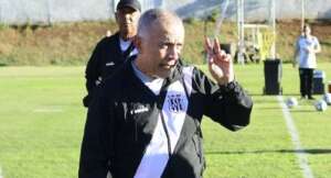 Ponte Preta aposta na experiência de Nelsinho Baptista para reagir na Série B