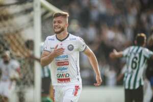 Zagueiro do Operário-PR pede voto de confiança na busca pela reabilitação na Série B