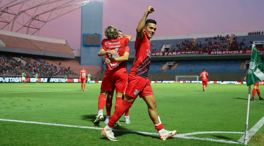 SUL-AMERICANA: Líderes de seus grupos, Athletico e Fortaleza podem carimbar a classificação