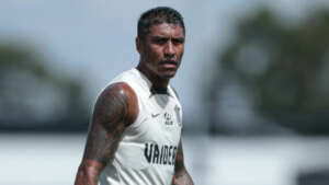 António Oliveira deve ter volta de Paulinho ao meio-campo do Corinthians diante do América-RN