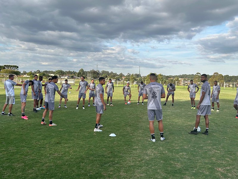 Em meio a indefinição de técnico, Ponte Preta terá desfalque certo e retorno para buscar reabilitação na Série B