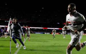 Após festejar gol de Luciano, Zubeldía aponta São Paulo como um dos favoritos na Libertadores