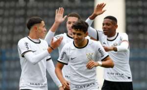 PAULISTA SUB-17: Corinthians, Catanduva e Ferroviária avançam à segunda fase