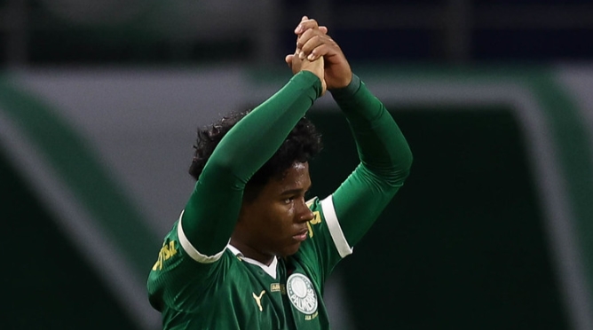 Endrick ‘imita’ Gabriel Jesus em despedida e pede que torcida do Palmeiras ‘não o esqueça’