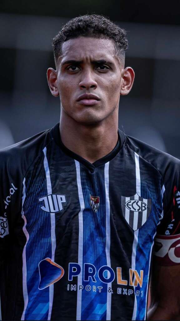 Ceará e Vitória-ES contratam jovens zagueiros do EC São Bernardo 4 WhatsApp Image 2024 05 02 at 10.49.45