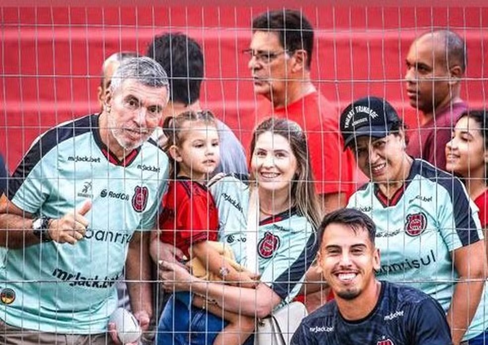 Série D: Goleiro do Brasil de Pelotas-RS consegue resgatar o pai que estava em situação difícil no RS