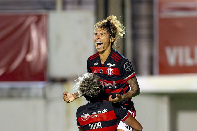 BRASILEIRÃO FEMININO: Flamengo vence com dois gols de Cristiane
