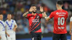 Athletico 1 x 2 Danubio-URU - Furacão é surpreendido e perde dentro de casa