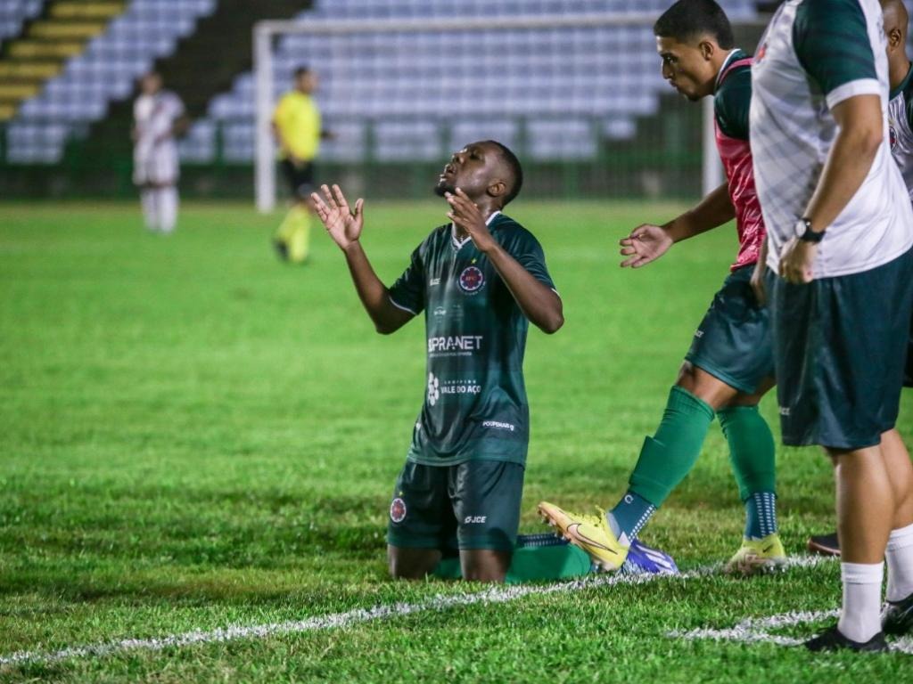 Ipatinga-MG 2 x 0 Real Noroeste-ES - Tigrão de Aço vence e encosta na zona de classificação