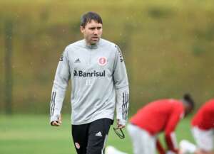 Coudet revela incertezas na nova realidade do Inter e pede para time atuar com 'coração'