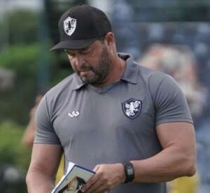 Treinador Roberto Fernandes fica feliz com nome especulado na Ponte Preta