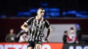 João Schimidt pode reforçar Santos contra o Botafogo-SP em Londrina; 9 mil ingressos vendidos