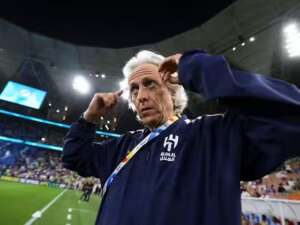 Goleiro pega dois pênaltis e Al-Hilal, de Jorge Jesus, conquista Copa do Rei Saudita; CR7 chora