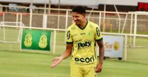 Volante do Mirassol, Yuri, diz como conheceu cantora Iza e relembra primeiro encontro: 'Surreal'