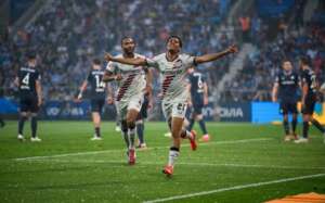 ALEMÃO: Bayer Leverkusen goleia fora de casa e mantém invencibilidade