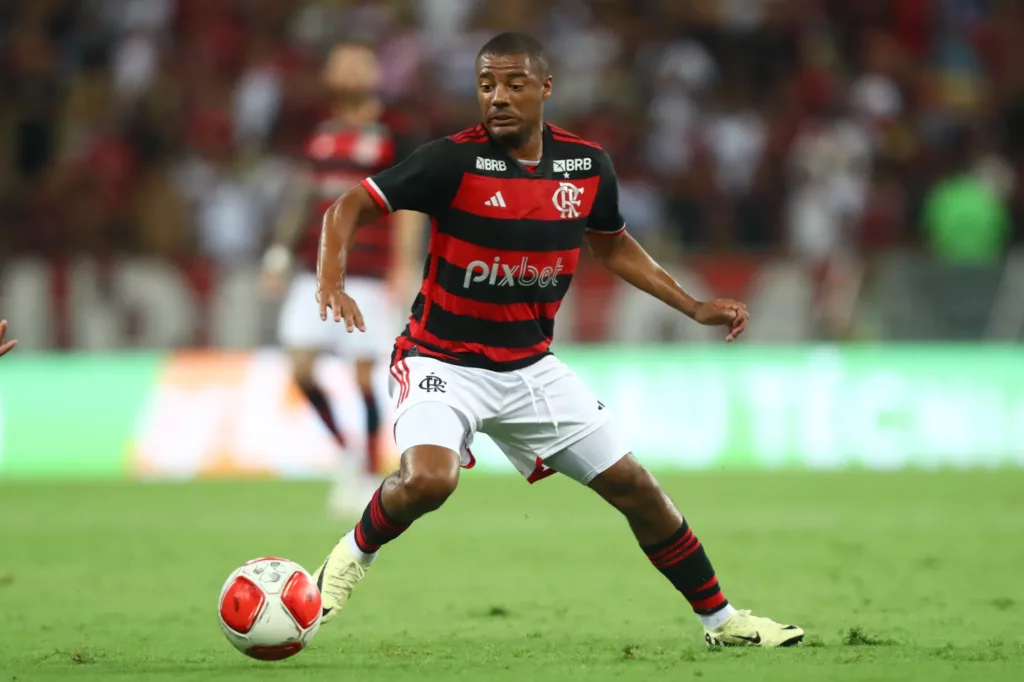 De la Cruz tem trauma na coxa, mas está liberado para jogo decisivo do Flamengo na Libertadores