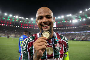 Felipe Melo pode completar 100 jogos com a camisa do Fluminense: 'Muito orgulho'