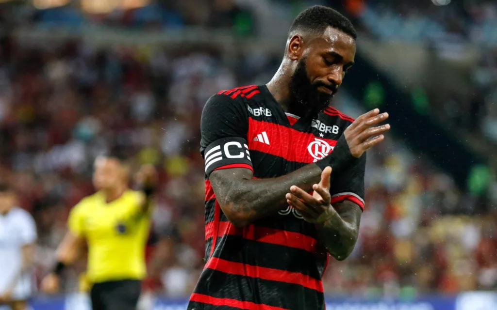 Após nova derrota do Flamengo na Libertadores, Gerson promete: “Vamos conquistar os 6 pontos”
