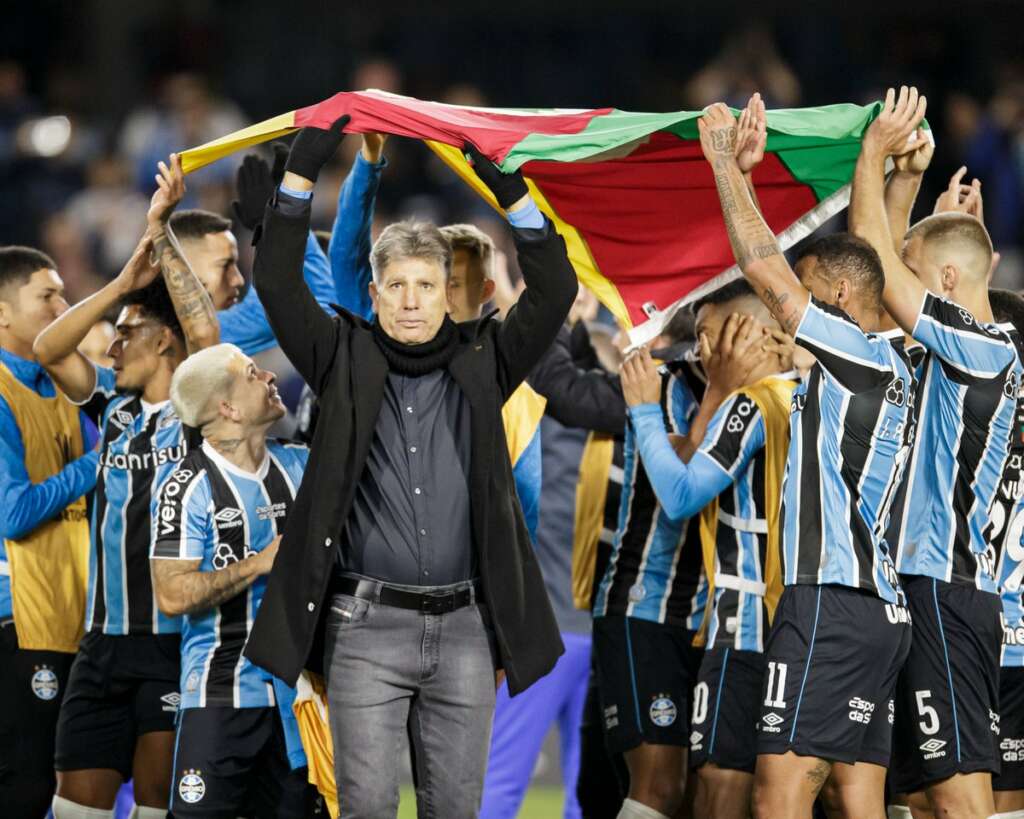 Renato comemora 'show' do Grêmio, mas avisa: 'Estamos muito atrás dos outros'