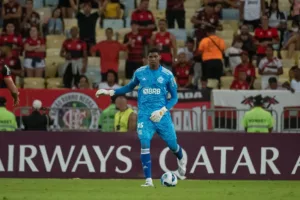 Santos quer goleiro campeão da Libertadores com o Flamengo