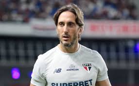 Após 5ª vitória em 6 jogos, Zubeldía evita elogios ao São Paulo: 'Foi bem feito'