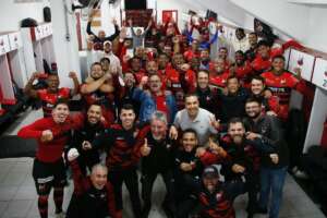 Herói do Ituano comemora vitória sobre Sport na Série B: 