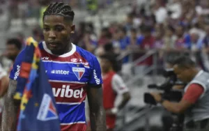 Marinho chora após empate do Fortaleza contra o Botafogo pelo Brasileirão