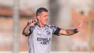 Jovens do Ceará são aprovados por técnico após estreia na Série B