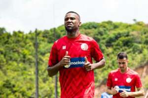 Série C: Náutico rescinde com zagueiro  capitão