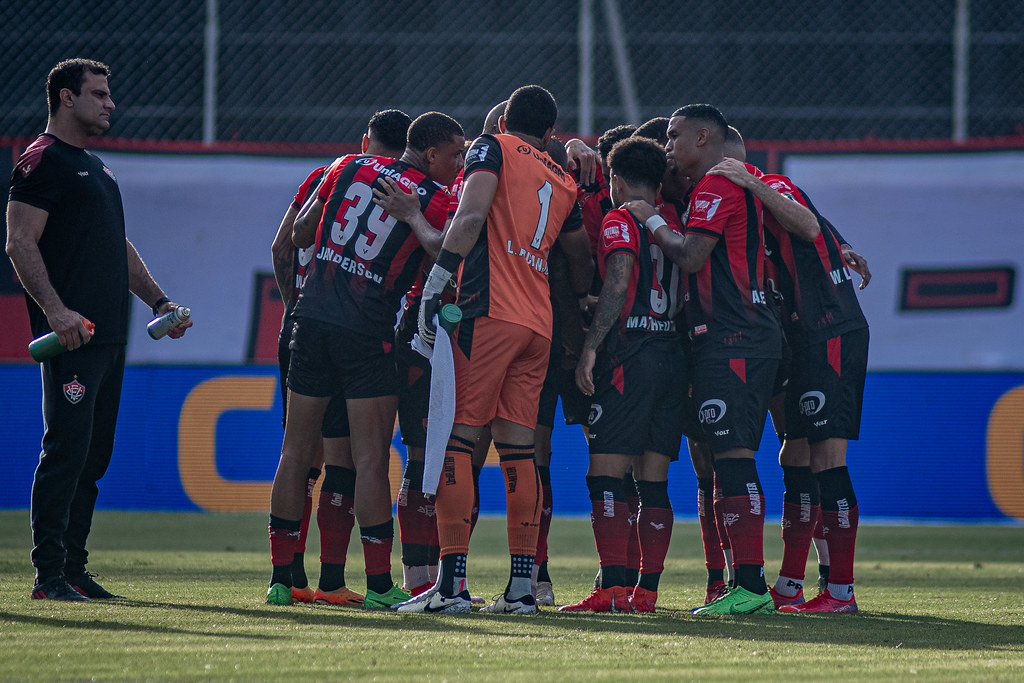 Vitória tem maior número de expulsões no Brasileirão