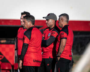 Atlético-GO x Criciúma - Dragão e Carvoeiro buscam fugir do fantasma do Z4