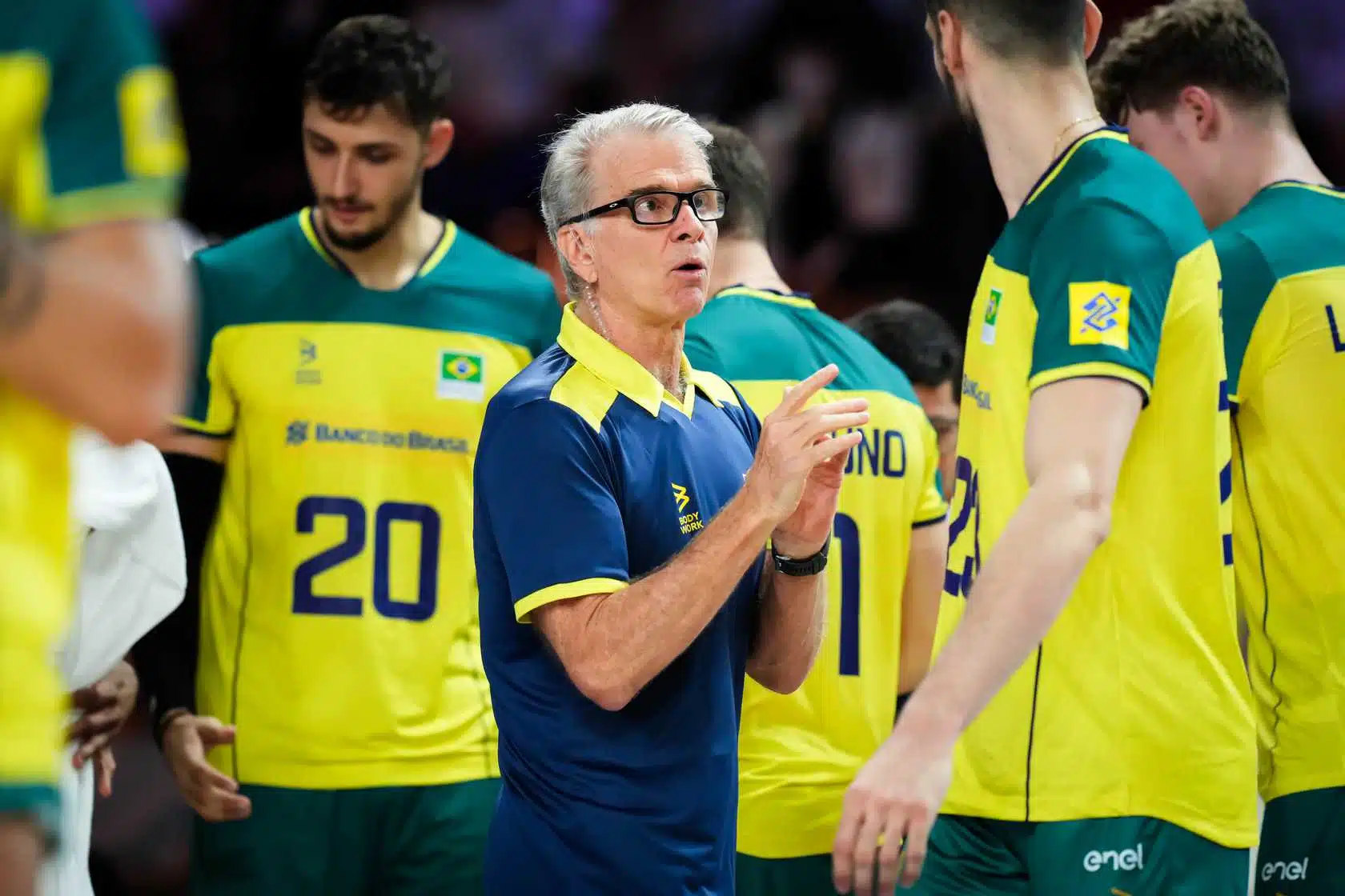 Seleção masculina celebra nova vitória na Liga das Nações e Bernardinho prevê mudanças