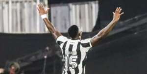 Botafogo 1 x 0 Fluminense - Liderança provisória e novas marcas