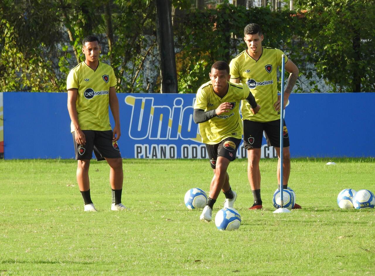 Botafogo PB volta aos treinos apos assumir lideranca da Serie C