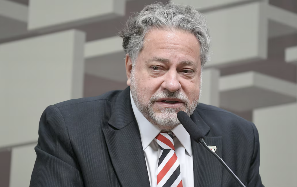 São Paulo volta a repudiar falas de Textor sobre manipulação: ‘Cure feridas dentro de campo’