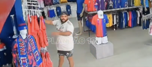 Homem é flagrado roubando 17 camisas do Paraná em loja oficial do clube
