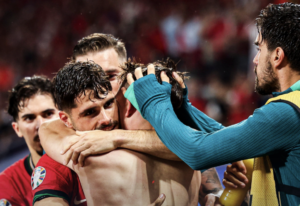 EUROCOPA: Portugal sofre mas arranca virada no final e estreia com vitória