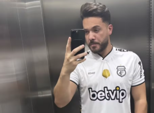 Wesley Safadão, aquele mesmo, vai jogar por time da Série D